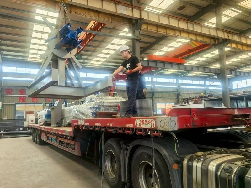 Liweyuan स्टील संरचना C / z purlin सबै भित्र-एक मेसिन आइपुग्छ