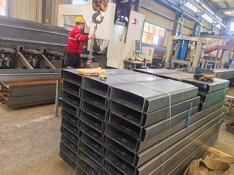 Liweiyuan Steel Structure Co., Ltd ले गुआम ग्राहकका लागि कस्टम C-shaped Steel Purlin उत्पादन अर्डर सफलतापूर्वक पूरा गर्यो